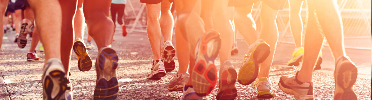 Diversas praticando corrida