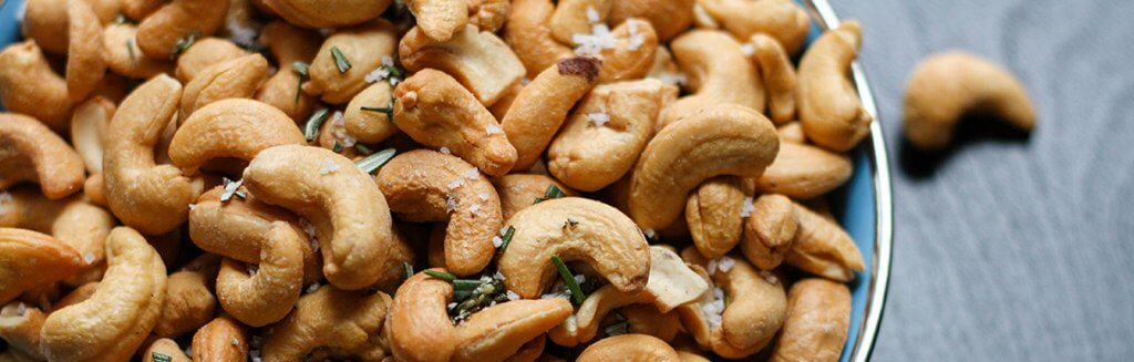 Castanhas em um recipiente